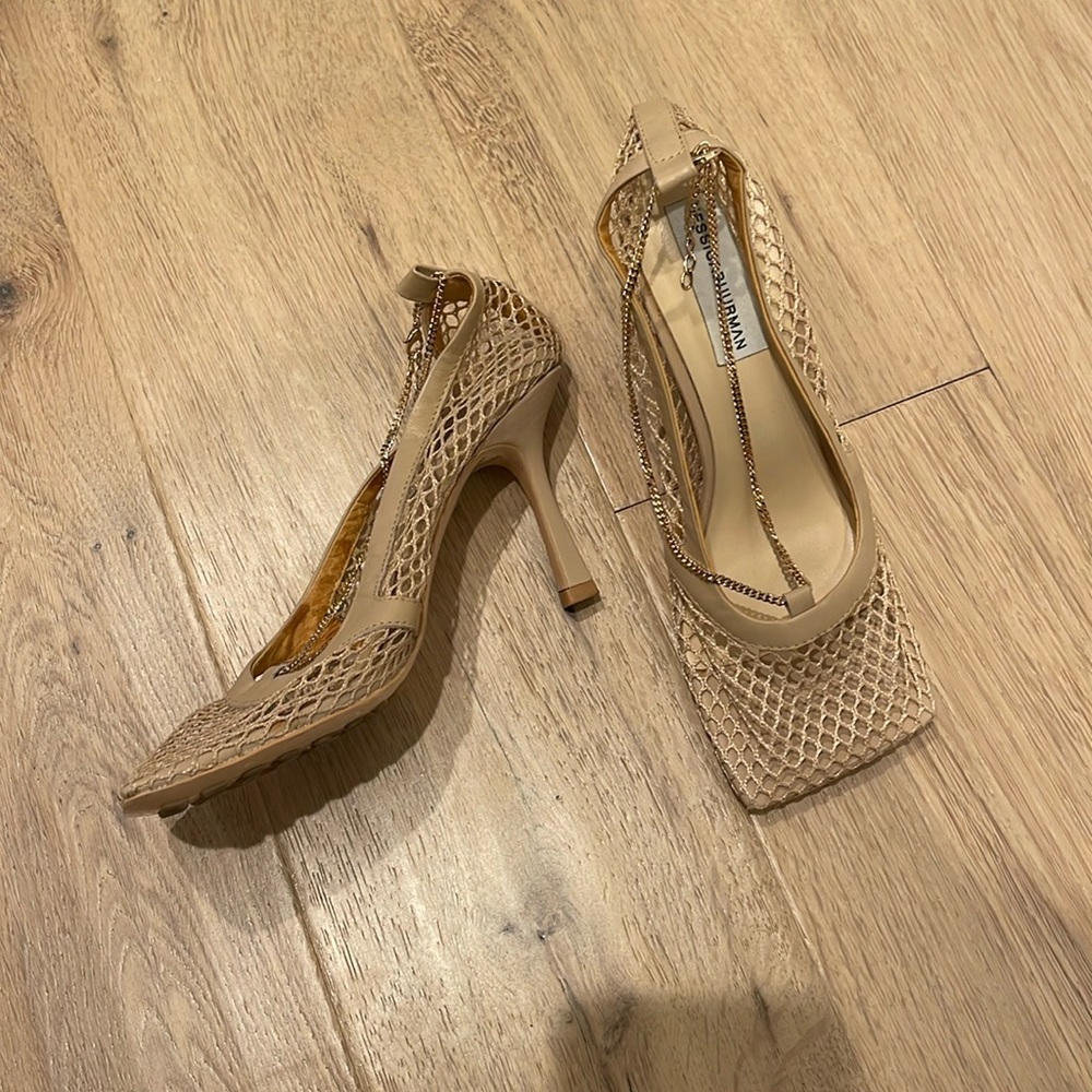 Mesh heels